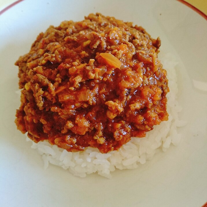 肉の旨味際立つキーマカレー